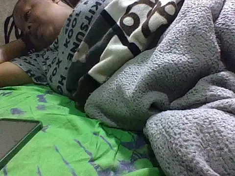 zoey10 online show from 10-15-25, 05:07