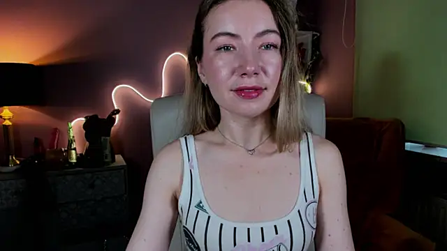 Snapshot of Mia_Tasty chatting on 10-12-25, 01:21 Mia Tasty online show from 10-12-25, 01:21