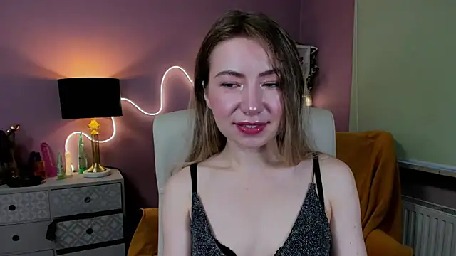 Snapshot of Mia_Tasty chatting on 10-24-25, 06:32 Mia Tasty online show from 10-24-25, 06:32