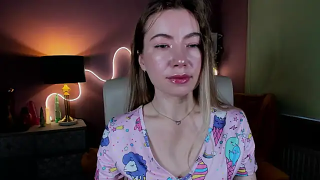 Snapshot of Mia_Tasty chatting on 10-25-25, 06:32 Mia Tasty online show from 10-25-25, 06:32