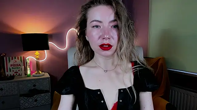 Snapshot of Mia_Tasty chatting on 10-31-25, 07:31 Mia Tasty online show from 10-31-25, 07:31