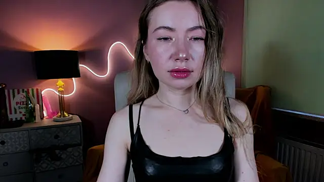 Snapshot of Mia_Tasty chatting on 11-08-25, 07:30 Mia Tasty online show from 11-08-25, 07:30