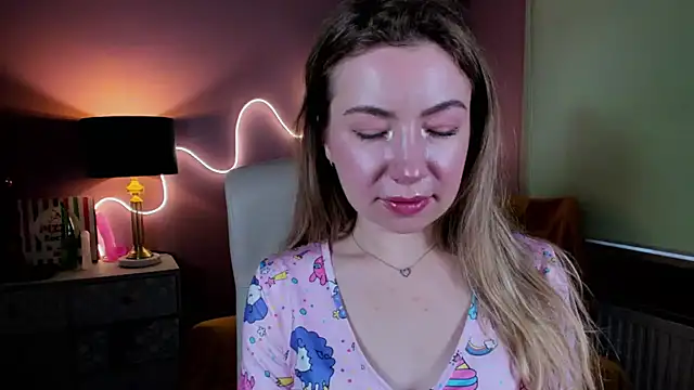 Snapshot of Mia_Tasty chatting on 11-15-25, 08:11 Mia Tasty online show from 11-15-25, 08:11