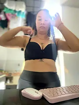 Emiily lee online show from 01-09-26, 01:52