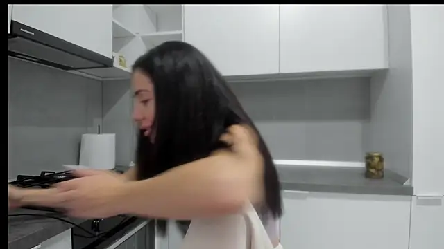 Emmapmg online show from 11-18-25, 10:31