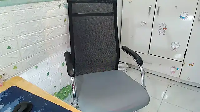 Snapshot of Soul6996 chatting on 11-08-25, 02:12 Soul6996 online show from 11-08-25, 02:12