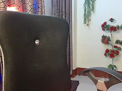 Snapshot of Unlucky-flowers chatting on 01-18-25, 12:36 Unlucky-flowers online show from 01-18-25, 12:36