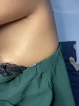 Snapshot of Sofia_xx2 chatting on 12-16-24, 07:04 Sofia xx2 online show from 12-16-24, 07:04