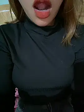 Snapshot of Sofia_xx2 chatting on 02-21-25, 09:02 Sofia xx2 online show from 02-21-25, 09:02