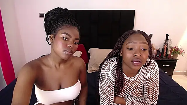 AdelynYasmin online show from 11-20-25, 01:00