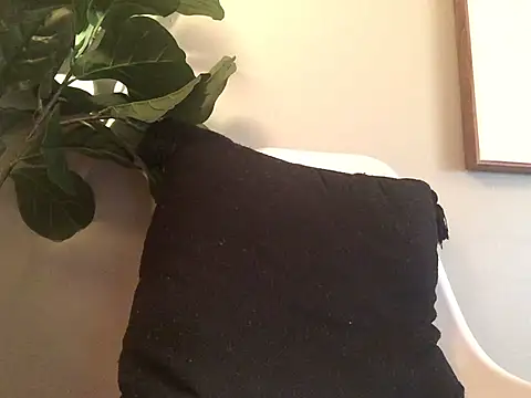 Snapshot of loveofbea chatting on 12-08-24, 08:47 loveofbea online show from 12-08-24, 08:47