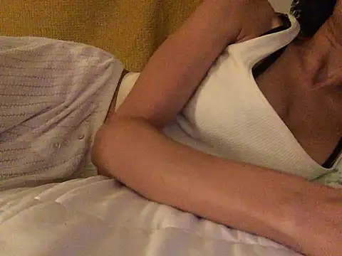 Snapshot of loveofbea chatting on 01-03-25, 12:00 loveofbea online show from 01-03-25, 12:00