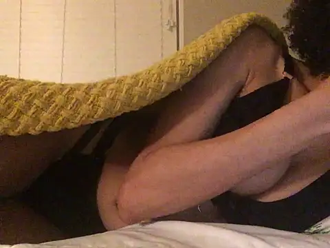 Snapshot of loveofbea chatting on 01-16-25, 09:37 loveofbea online show from 01-16-25, 09:37