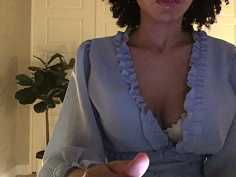 Snapshot of loveofbea chatting on 01-29-25, 04:58 loveofbea online show from 01-29-25, 04:58