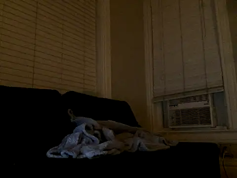 Snapshot of loveofbea chatting on 11-21-25, 10:25 loveofbea online show from 11-21-25, 10:25