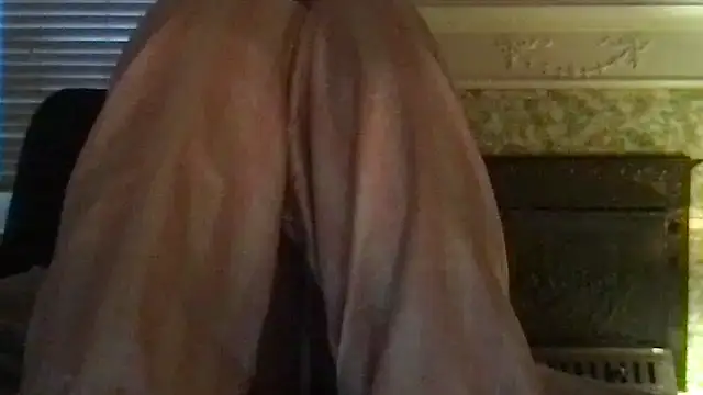 Snapshot of loveofbea chatting on 11-24-25, 10:31 loveofbea online show from 11-24-25, 10:31