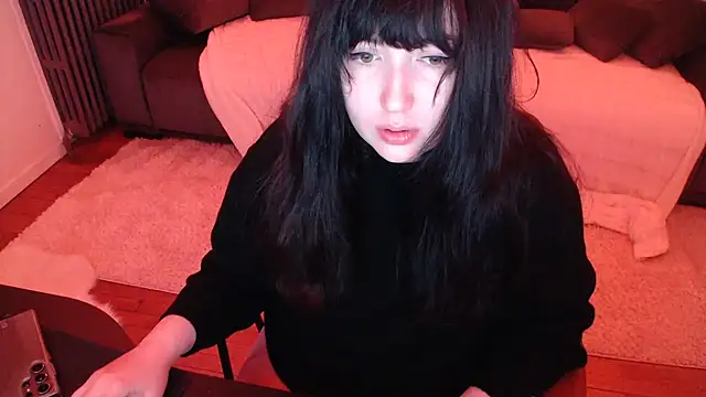 Lynylou online show from 12-13-24, 03:16