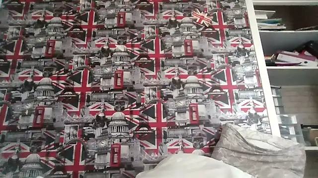 Snapshot of Lynylou chatting on 10-24-25, 11:17 Lynylou online show from 10-24-25, 11:17