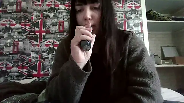 Snapshot of Lynylou chatting on 11-21-25, 11:53 Lynylou online show from 11-21-25, 11:53