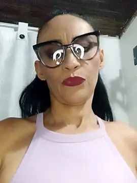 Snapshot of BarbaraMature chatting on 10-18-25, 05:57 BarbaraMature online show from 10-18-25, 05:57