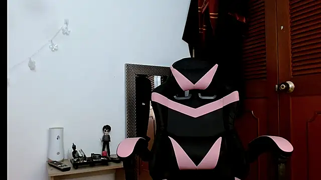 Snapshot of kendallsweet7 chatting on 02-25-25, 07:58 kendallsweet7 online show from 02-25-25, 07:58