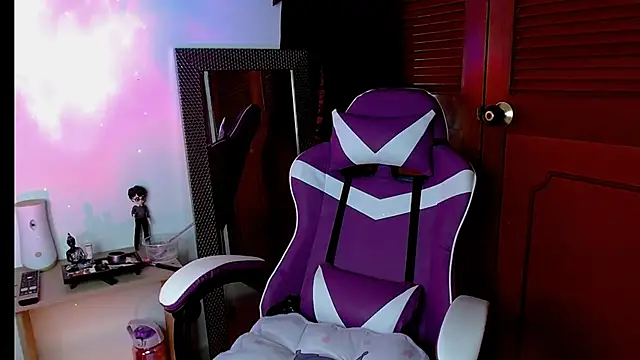 Snapshot of kendallsweet7 chatting on 03-17-25, 01:03 kendallsweet7 online show from 03-17-25, 01:03