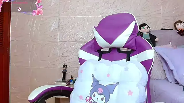 Snapshot of kendallsweet7 chatting on 10-17-25, 07:49 kendallsweet7 online show from 10-17-25, 07:49