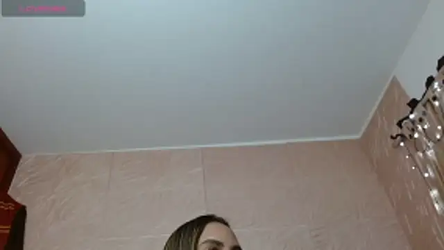 Snapshot of kendallsweet7 chatting on 10-28-25, 07:38 kendallsweet7 online show from 10-28-25, 07:38