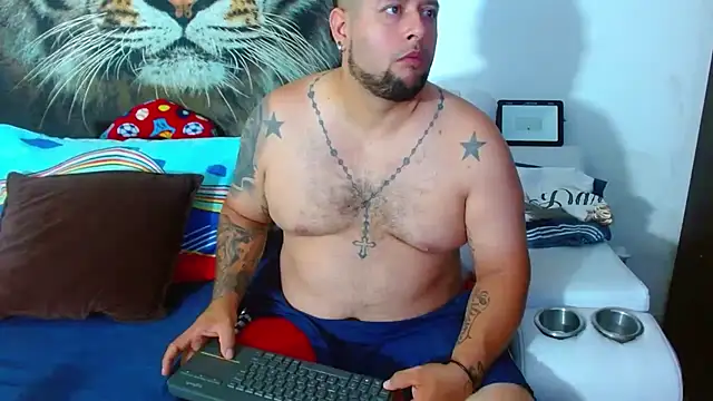 Snapshot of Michaell_Myerss_ chatting on 10-29-25, 01:46 Michaell Myerss online show from 10-29-25, 01:46