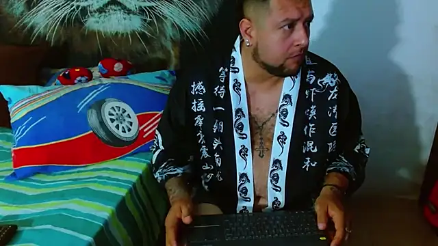 Snapshot of Michaell_Myerss_ chatting on 11-28-25, 01:14 Michaell Myerss online show from 11-28-25, 01:14