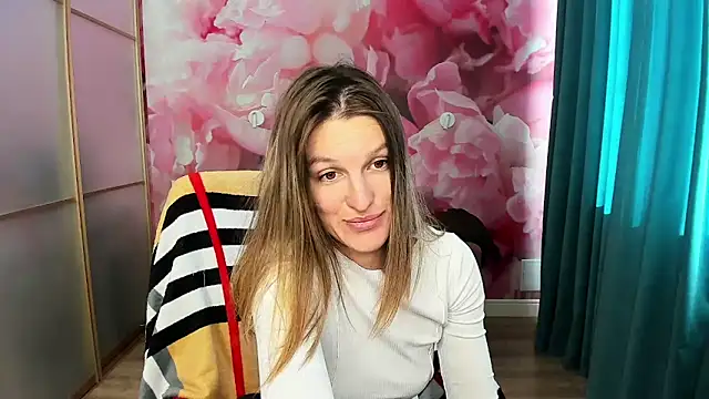 Snapshot of EmilyWalkeri chatting on 10-20-25, 08:37 EmilyWalkeri online show from 10-20-25, 08:37