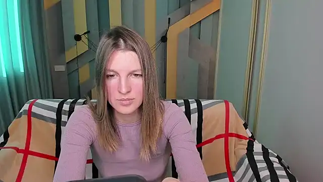 Snapshot of EmilyWalkeri chatting on 11-21-25, 08:13 EmilyWalkeri online show from 11-21-25, 08:13