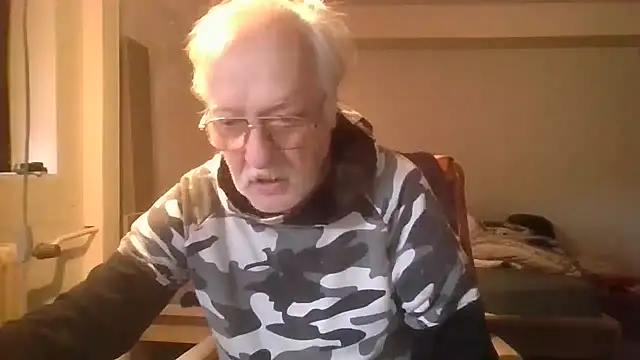 Snapshot of Sammy1660 chatting on 12-17-24, 12:43 Sammy1660 online show from 12-17-24, 12:43