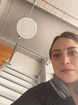 Snapshot of cindy_love2 chatting on 02-18-26, 02:24 cindy love2 online show from 02-18-26, 02:24