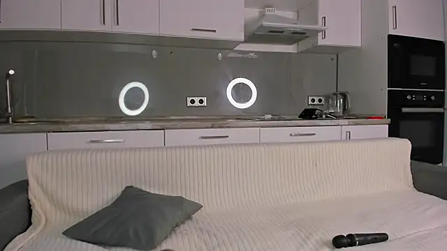 willow fox online show from 09-20-25, 07:37