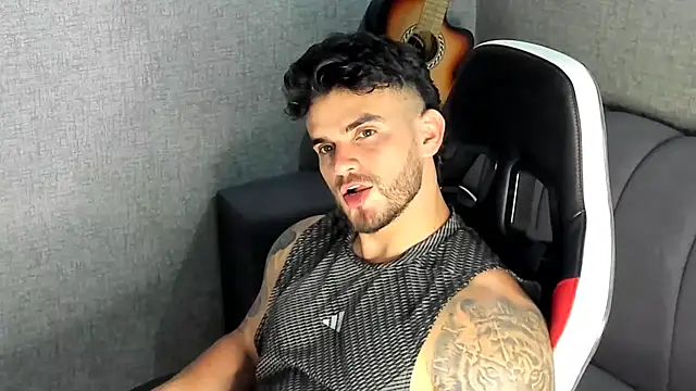 Ricardogo19 online show from 10-17-25, 01:42