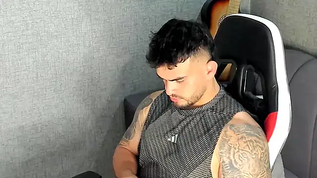 Ricardogo19 online show from 11-05-25, 06:30