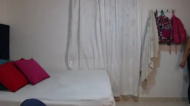 karlaton1977 online show from 10-19-25, 03:23