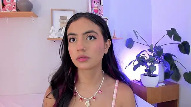 Snapshot of emily_bank chatting on 10-11-25, 06:50 emily bank online show from 10-11-25, 06:50