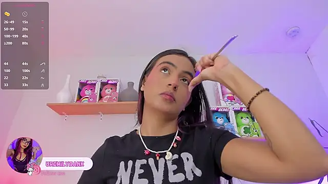 Snapshot of emily_bank chatting on 10-13-25, 07:25 emily bank online show from 10-13-25, 07:25