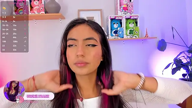 Snapshot of emily_bank chatting on 10-15-25, 07:25 emily bank online show from 10-15-25, 07:25