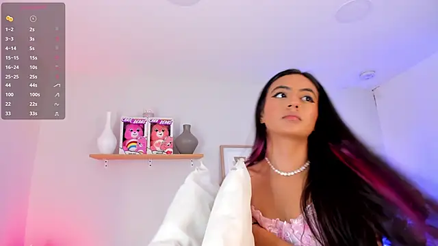 Snapshot of emily_bank chatting on 10-17-25, 08:00 emily bank online show from 10-17-25, 08:00