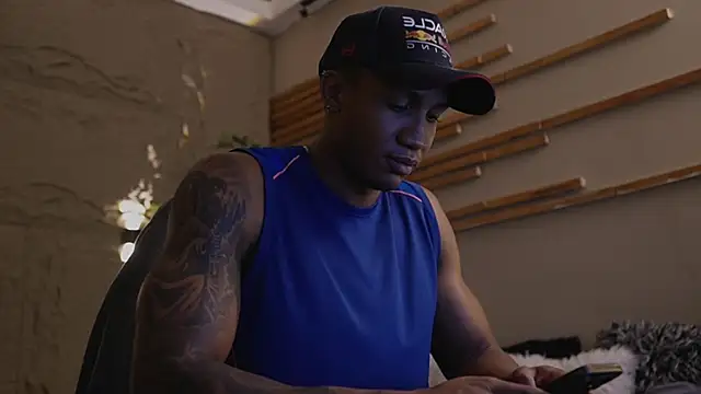 Snapshot of Logan_Varela chatting on 02-18-26, 01:40 Logan Varela online show from 02-18-26, 01:40