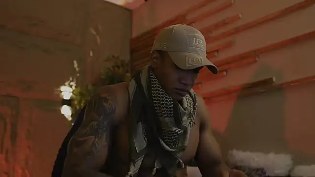 Snapshot of Logan_Varela chatting on 02-20-26, 01:44 Logan Varela online show from 02-20-26, 01:44