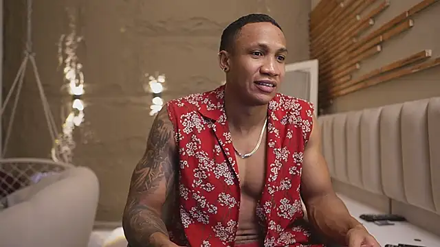 Snapshot of Logan_Varela chatting on 03-22-26, 02:20 Logan Varela online show from 03-22-26, 02:20