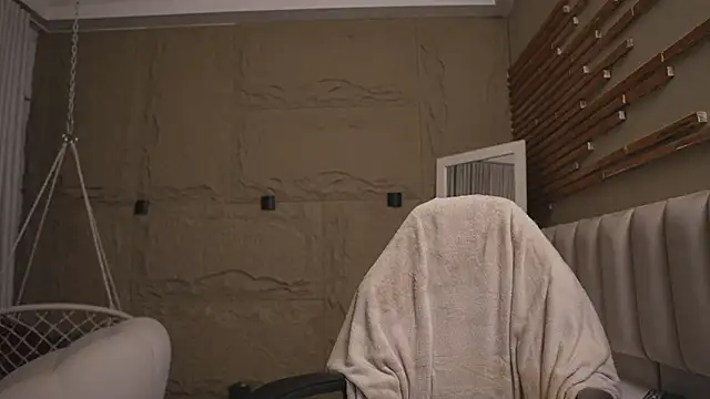 Snapshot of Logan_Varela chatting on 03-23-26, 02:21 Logan Varela online show from 03-23-26, 02:21