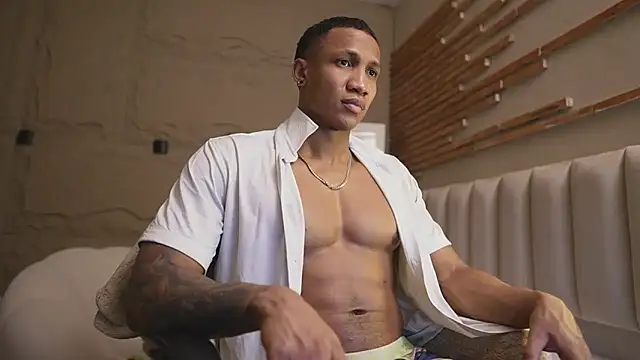 Snapshot of Logan_Varela chatting on 04-01-26, 01:23 Logan Varela online show from 04-01-26, 01:23