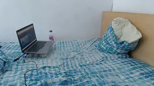 Snapshot of erikamavrik chatting on 11-11-25, 07:30 erikamavrik online show from 11-11-25, 07:30