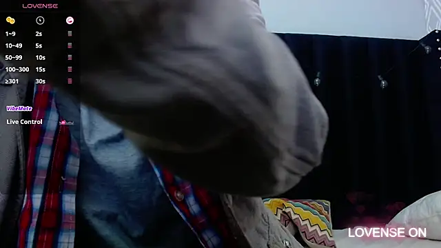 yourcuteneighbourr online show from 12-31-24, 03:12