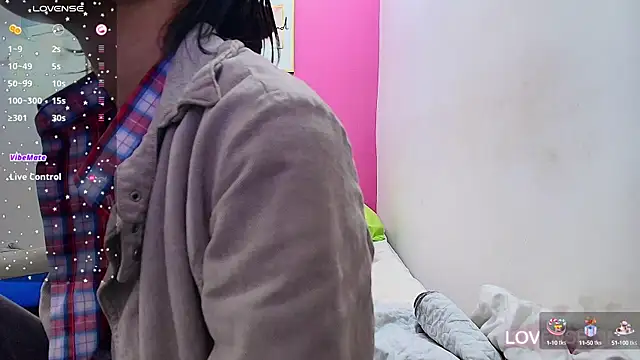 yourcuteneighbourr online show from 01-04-25, 02:56